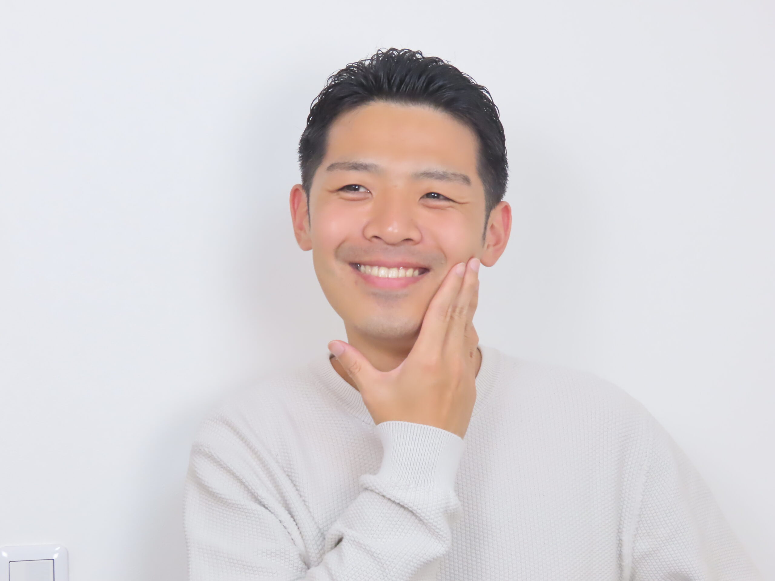 清潔感のある笑顔の男性